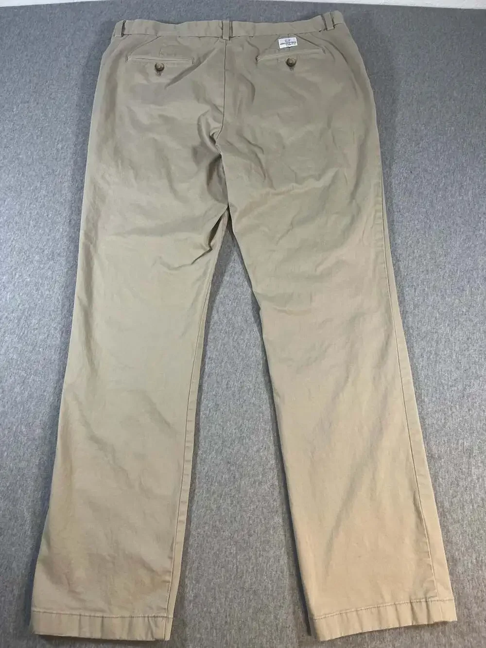 Vineyard Vines Men's Khaki Chino Pants Size 36x32(31)